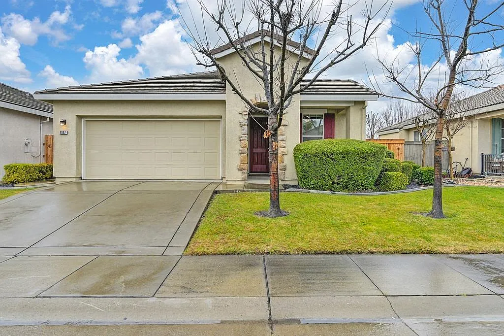 1817 Dawnelle Way photo 1