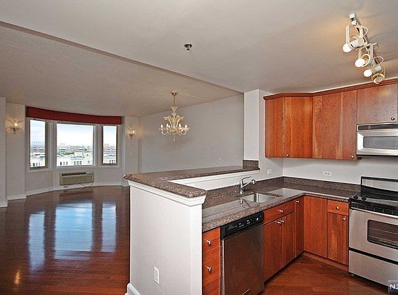 3rd image of 6308 City Pl #6308