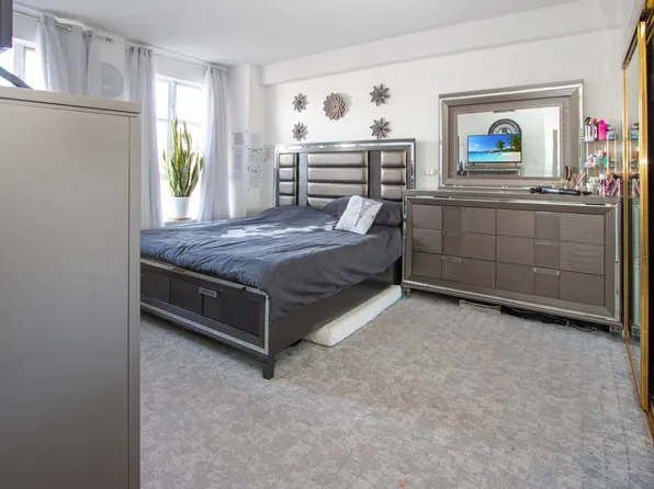 1720 East 14th Street image 6 of 13