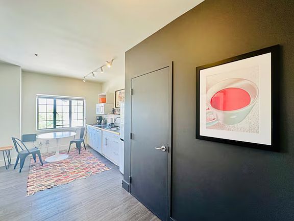 5th image of 402 E 9th St APT 211