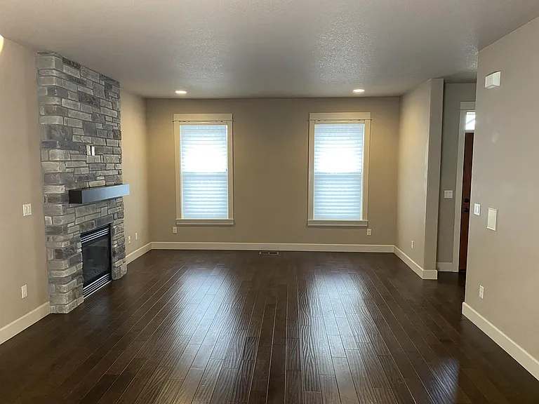 14632 Catalpa Way — Photo 6