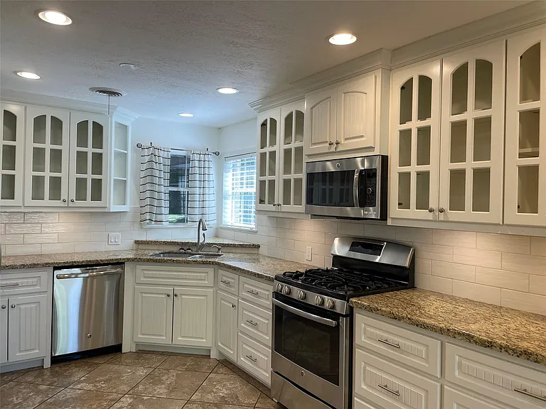 1204 Apache Dr — Photo 5