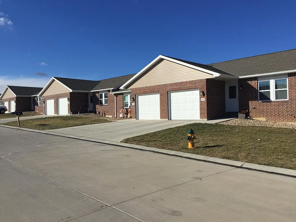4811 Anyka Ln