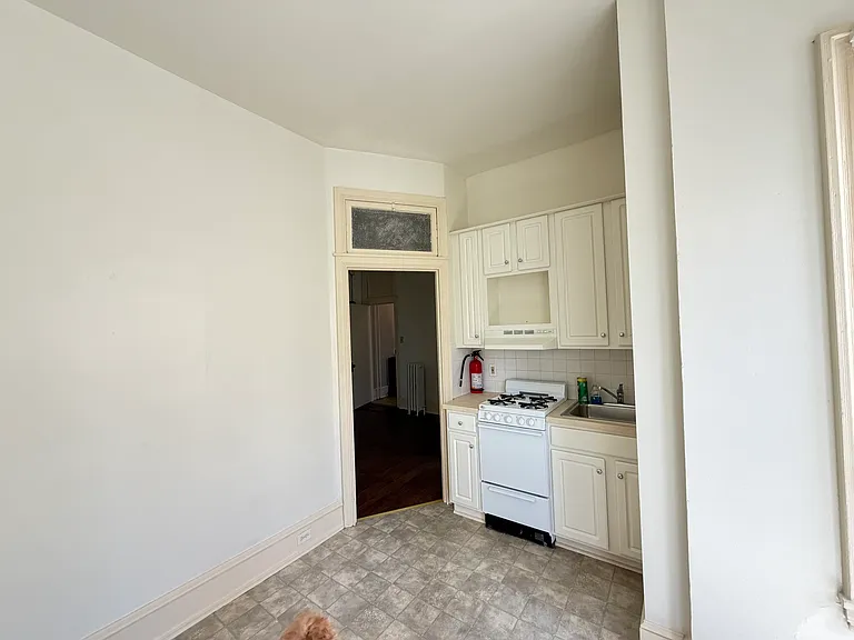 2441 Brown St #2R — Photo 5