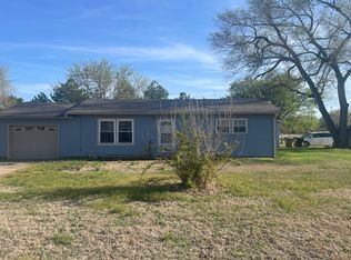 204 S Poplar St, Douglass, KS 67039