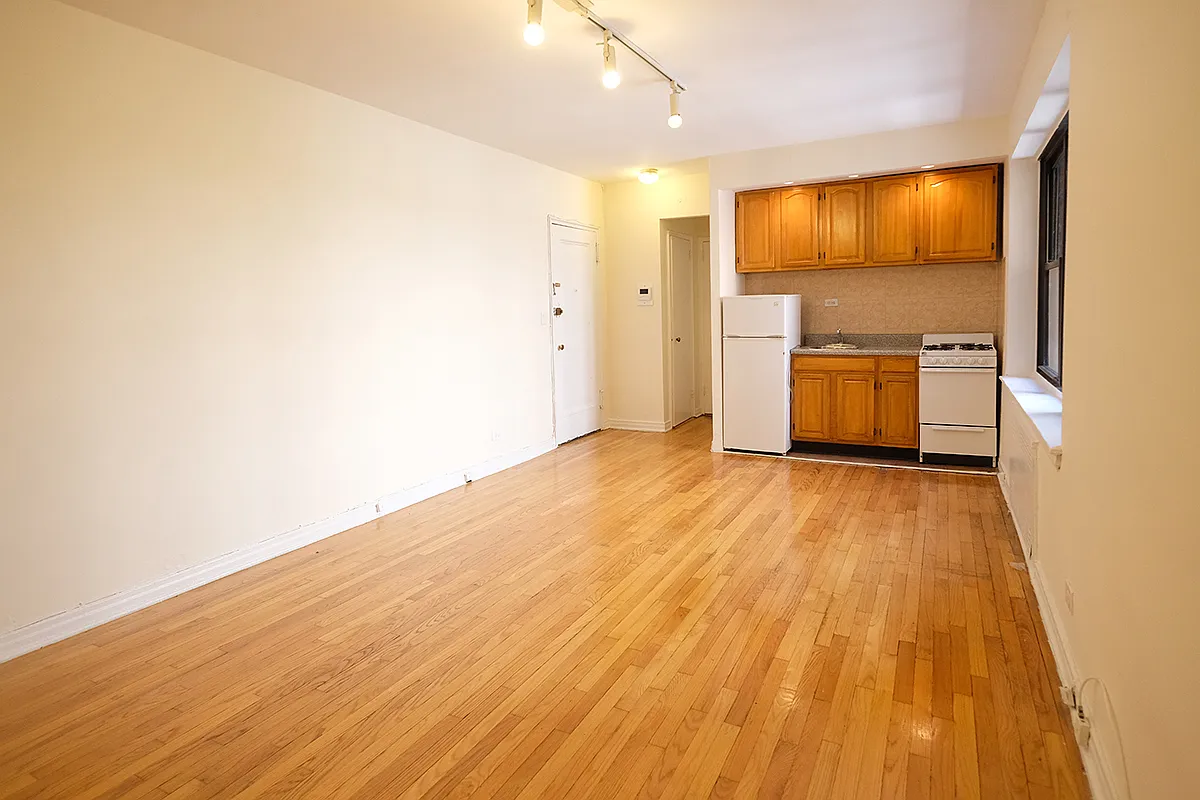70 Clark Street — Photo 4