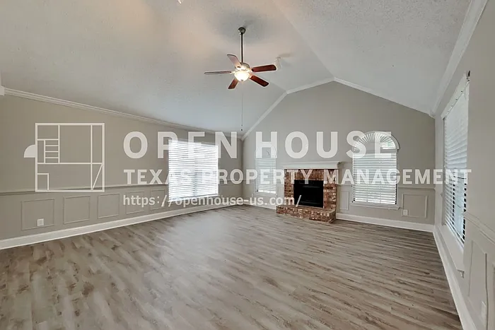 8201 Weatherly Dr — Photo 3