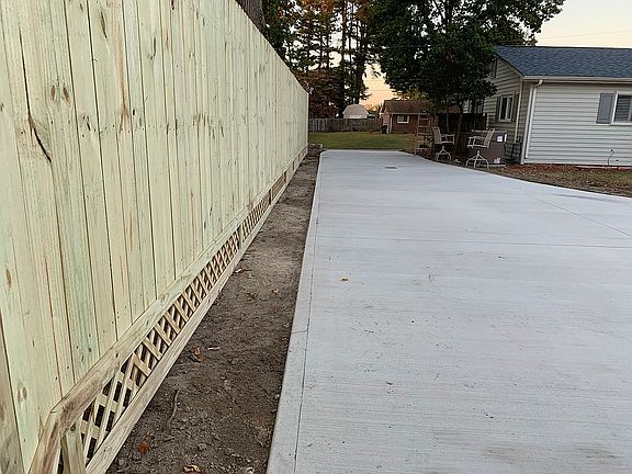 5th image of 2841 N Shore Dr