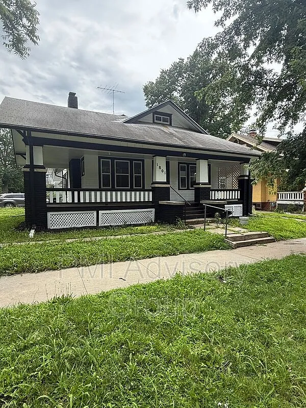4 bed, 2.0 bath, 1596 sqft, $1,600 — Photo 2