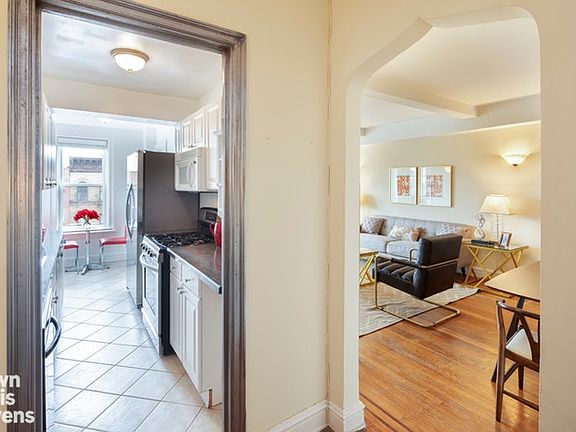 3rd image of 968 Amsterdam Ave #6A