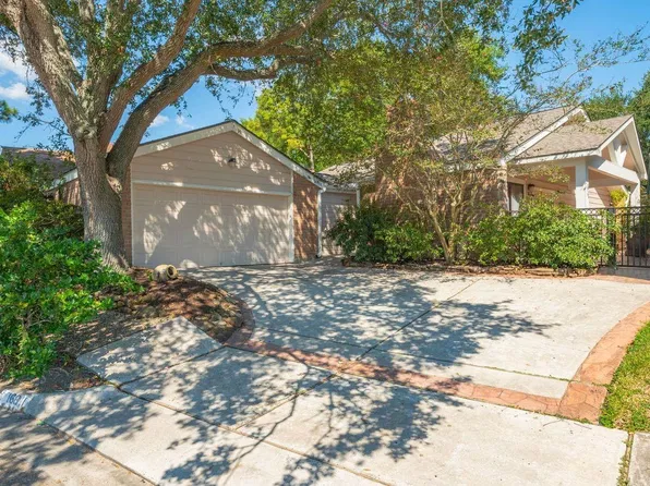 16811 Pinemoor Way, Houston, TX 77058