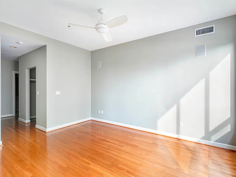 112 5th St SE #3D — Photo 25