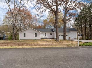 2052 Woodridge Ln, Dalton, GA 30721