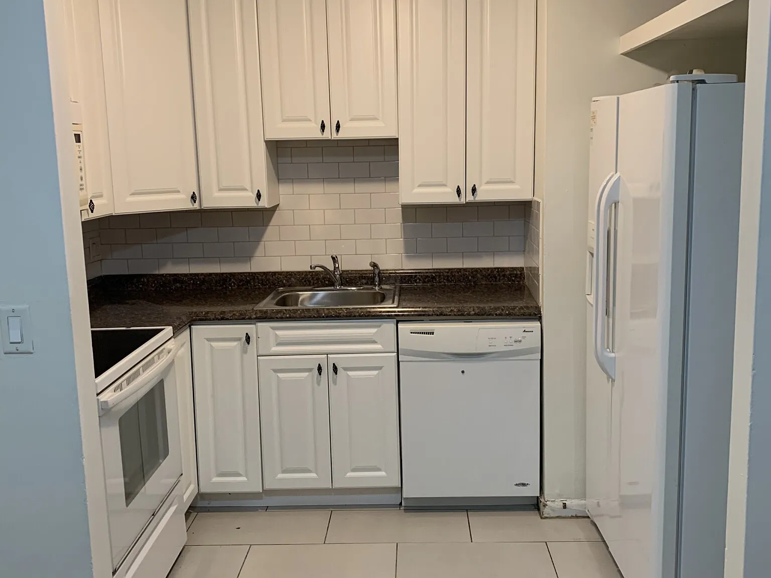 2 bed, 1.0 bath, 746 sqft, $2,700 — Photo 2