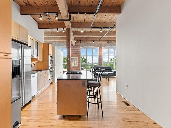 2nd image of 448 W Nationwide Blvd APT 417