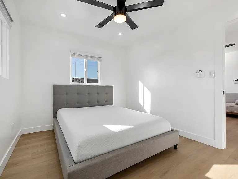 1217 Vega St — Photo 11