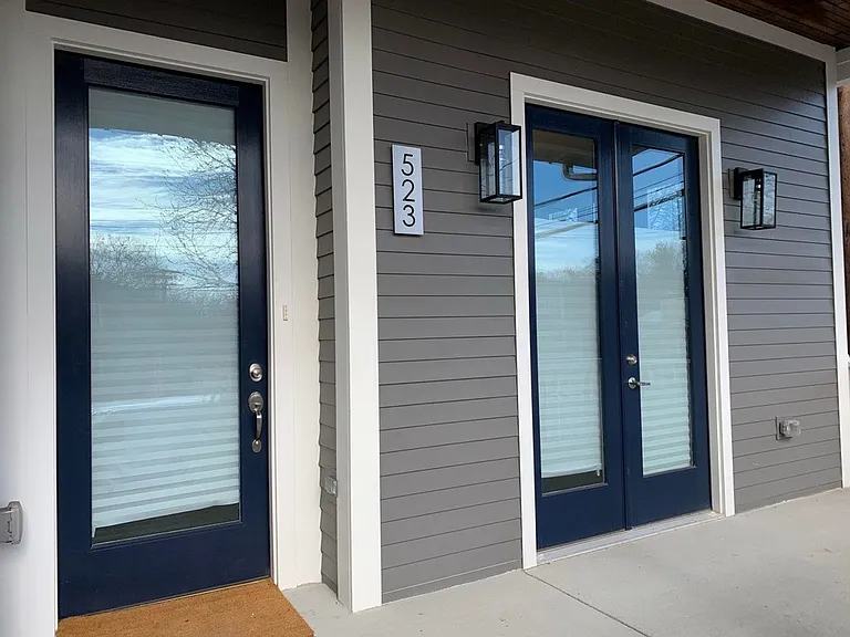 523 Fatherland St #B — Photo 2
