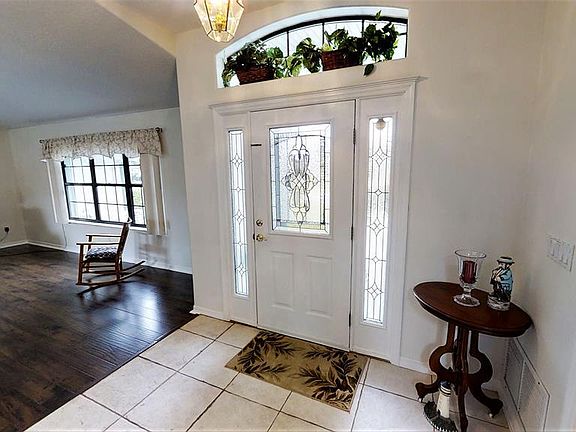 3rd image of 18 Claridge Ct N