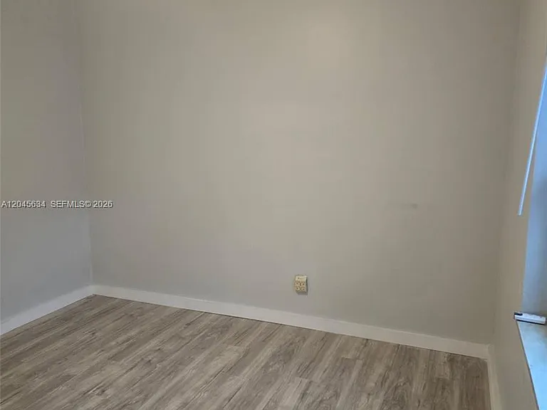 215 30th St #22 — Photo 19