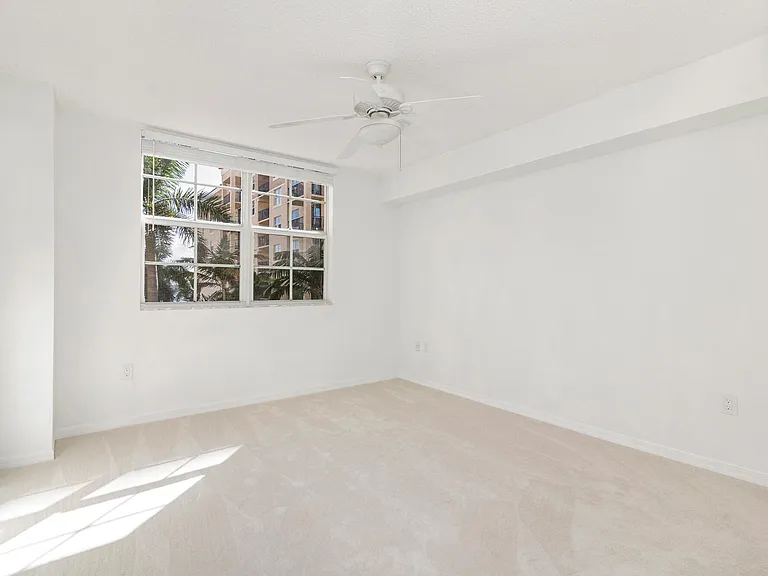1801 N Flagler Dr #519 — Photo 13