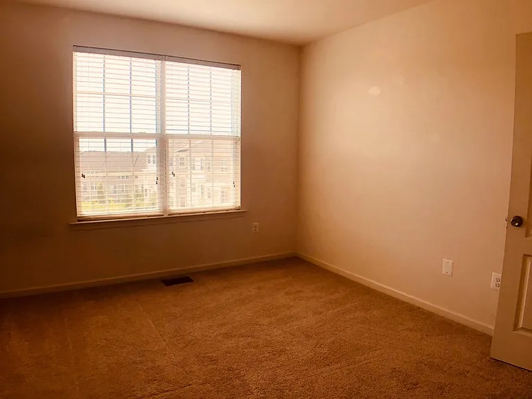11894 Little Seneca Pkwy — Photo 13