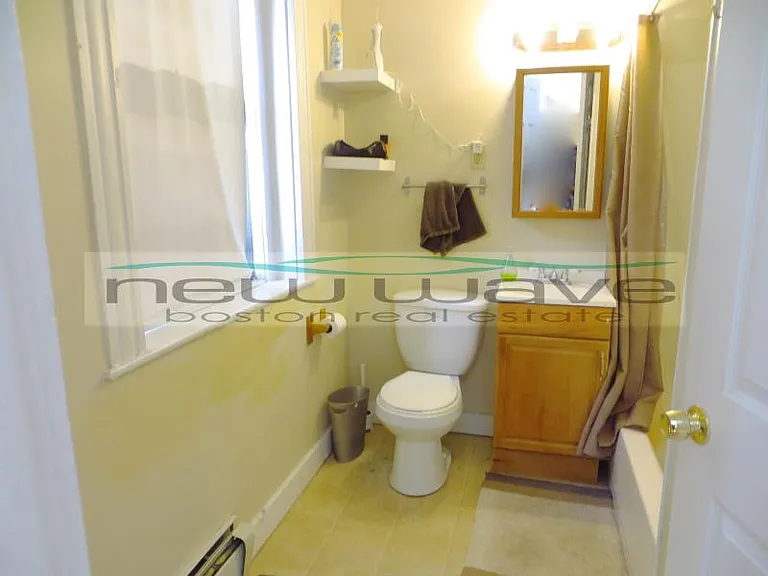 587 Beacon St #6 — Photo 12