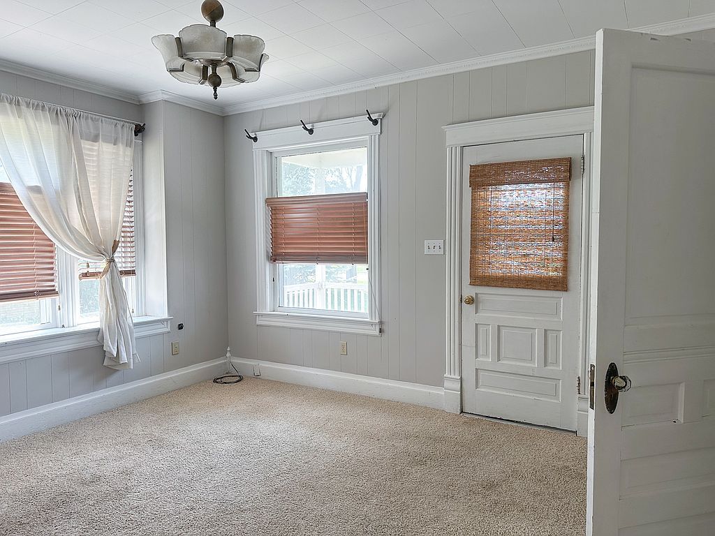 644 1st Ave NE - Property Image