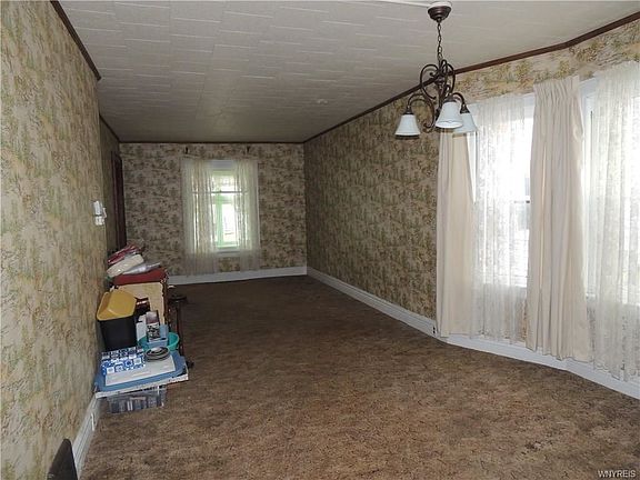 4th image of 60 Parkview Ave