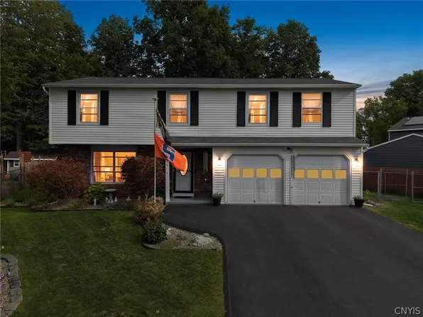 8130 Crimson Cir, Clay, NY 13041
