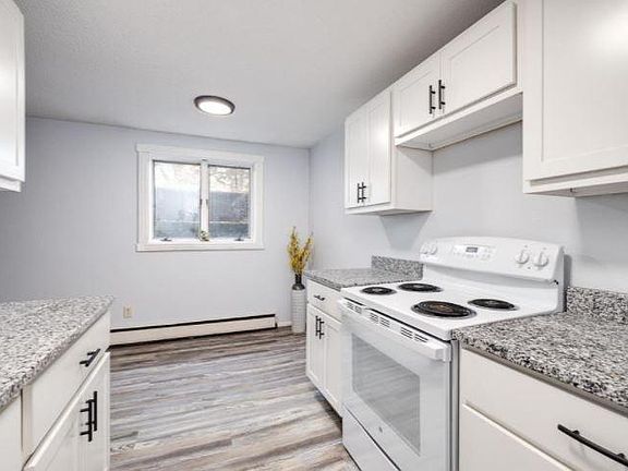 2nd image of 710 1st St W APT 1