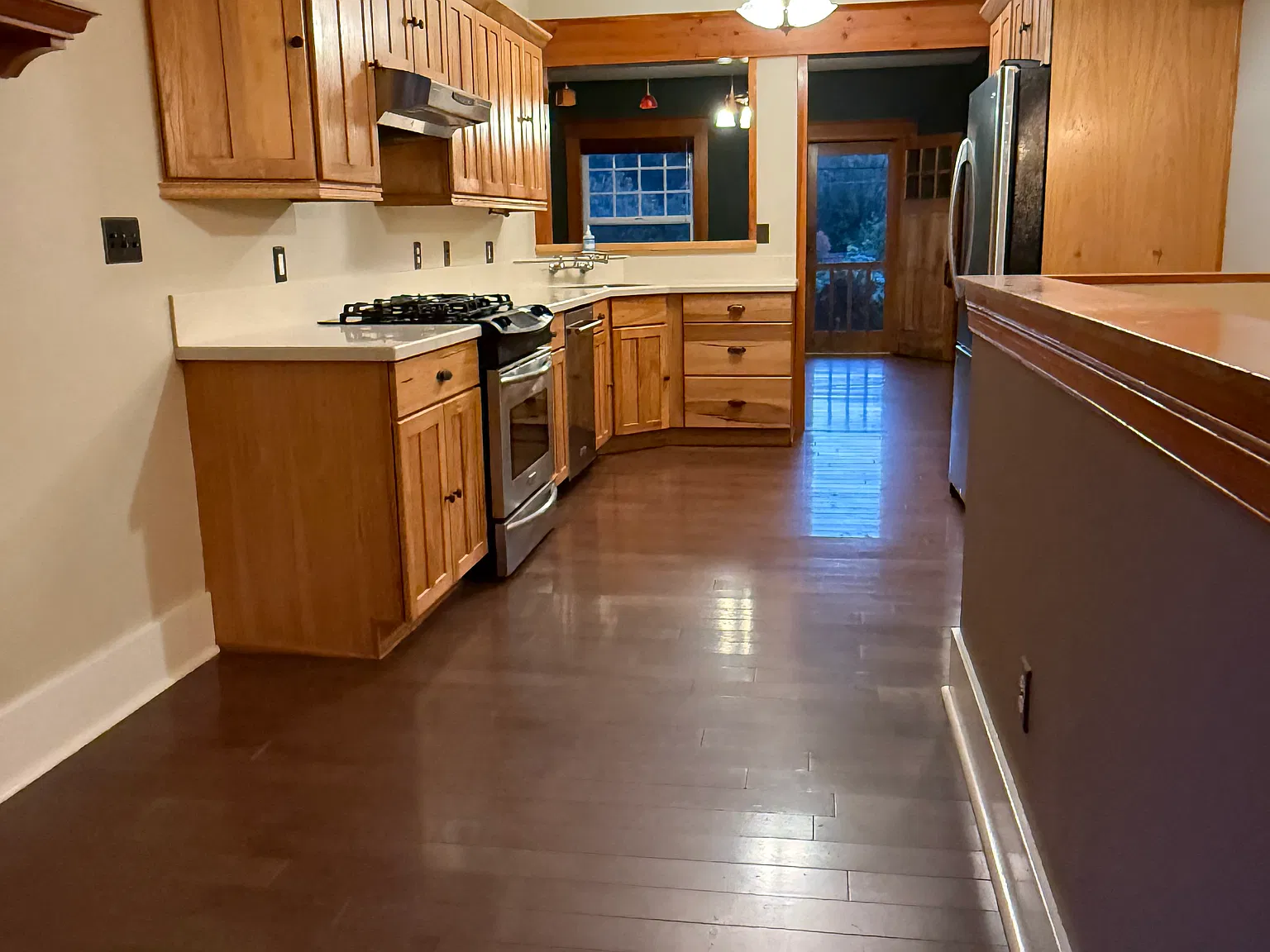 2 bed, 1040 sqft, $2,300 — Photo 3