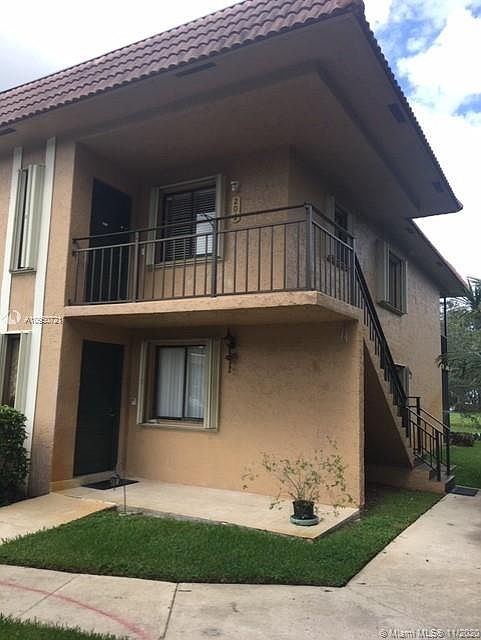 1st image of 195 Lakeview Dr APT 206