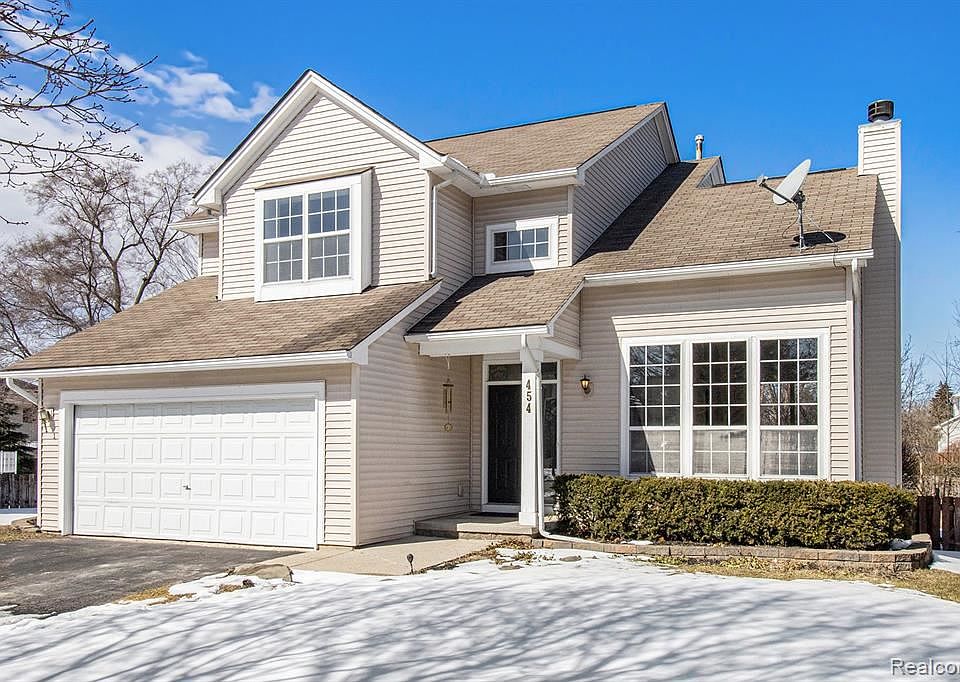 1st image of 454 Pine Valley Ct