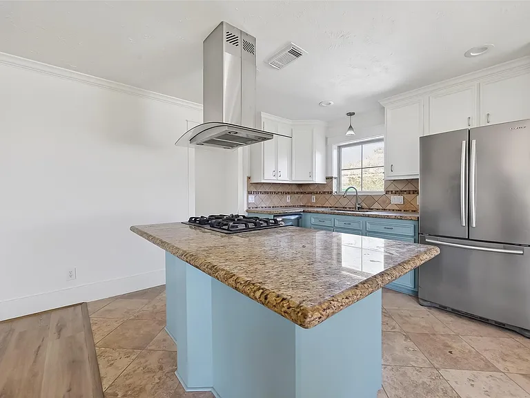 1906 Shadow Bend Dr — Photo 18