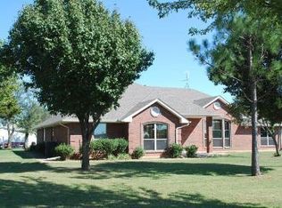 2020 S Cemetery Rd, Yukon, OK 73099