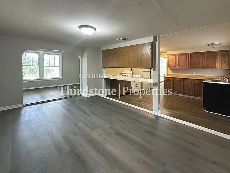 6965 Lorain St — Photo 8
