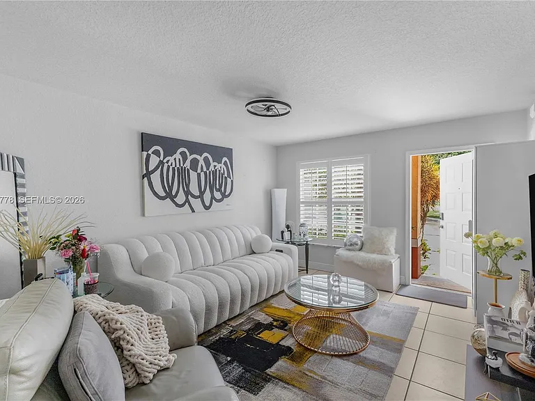 2420 SW 87th Way — Photo 8