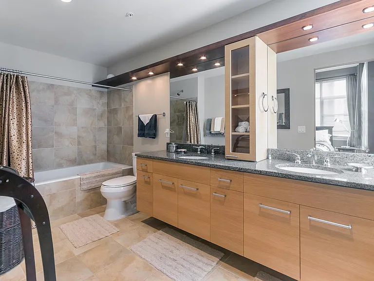 309 W Washington Ave #401 — Photo 31
