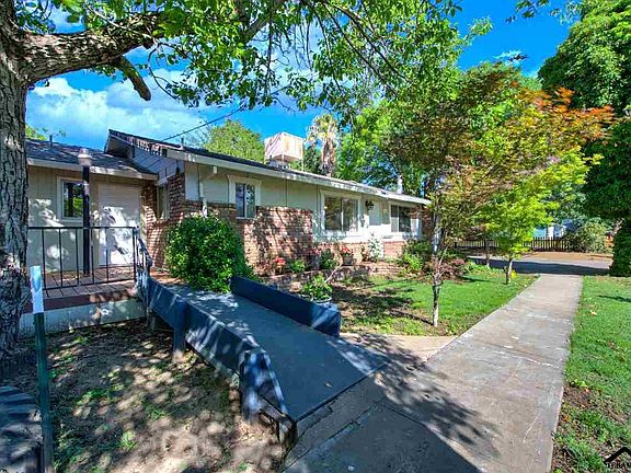 2nd image of 7767 Sherwood Blvd