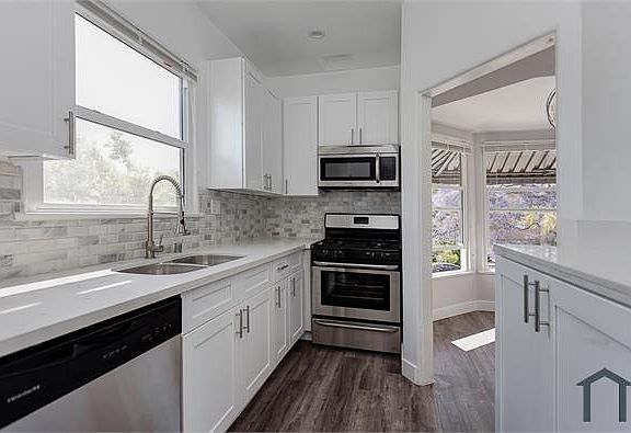 5th image of 8566 Alcott St