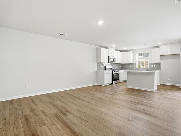 5th image of 115 Tango Dr