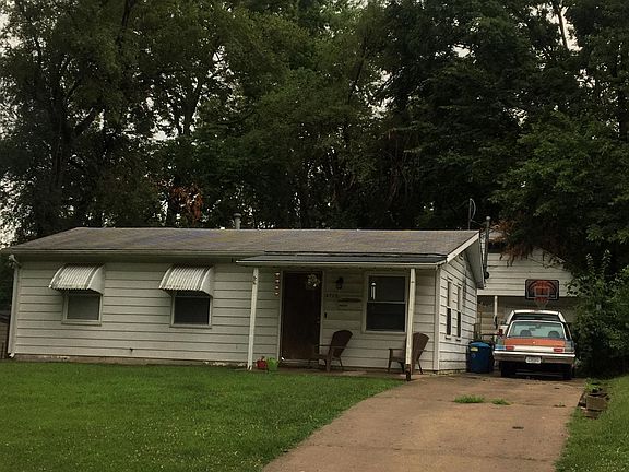 2nd image of 4725 Melody Ln