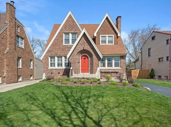306 Southcote Rd, Riverside, IL 60546