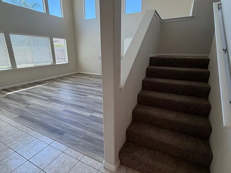 1810 Baylor Ln — Photo 12
