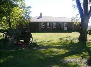 3906 Quail Ridge Rd, Center Point, IA 52213