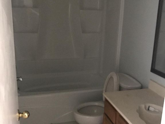 4th image of 218 Faircrest Dr