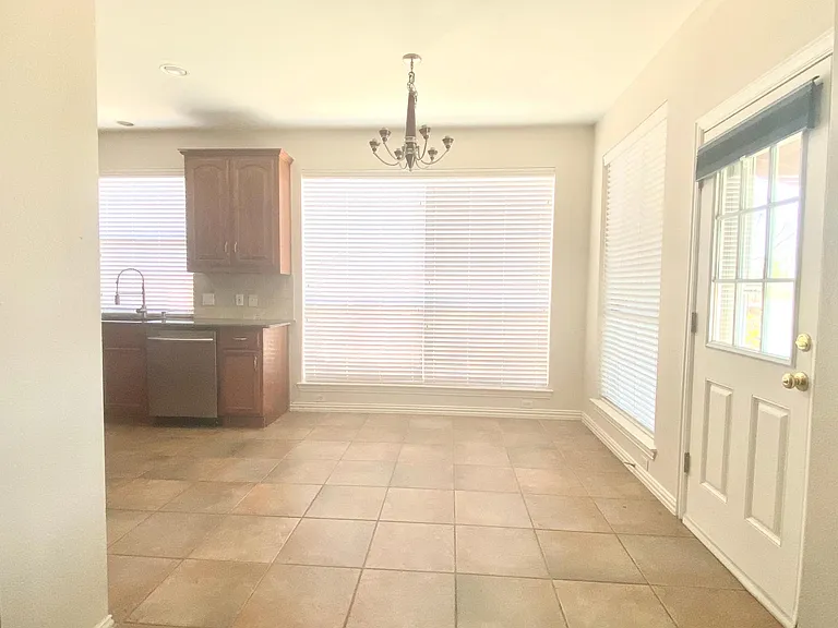 9416 Patagonia Ln — Photo 10
