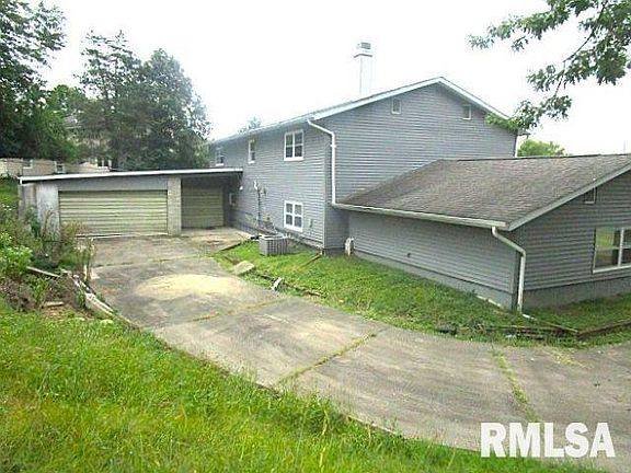3rd image of 2 Woodland Ln