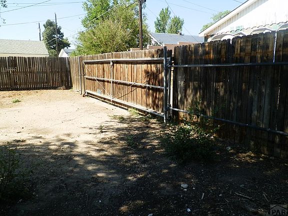 4th image of 1105 Russ Ave