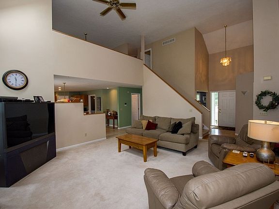 4th image of 3937 Stonegate Dr